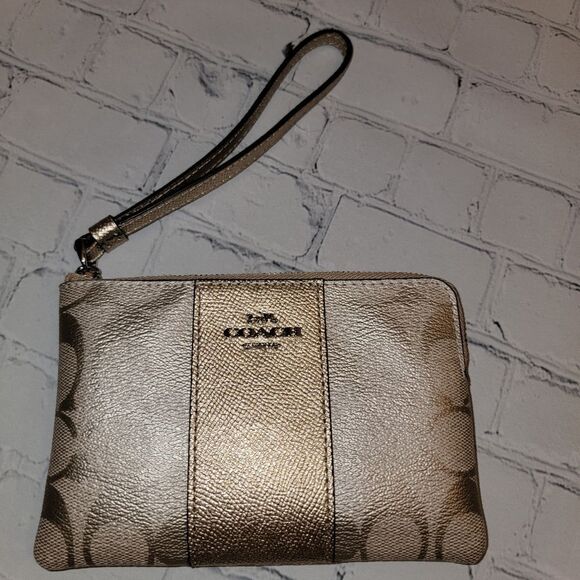 Coach F38655 Wristlet Wallet Gold Metallic Leather - Picture 1 of 8